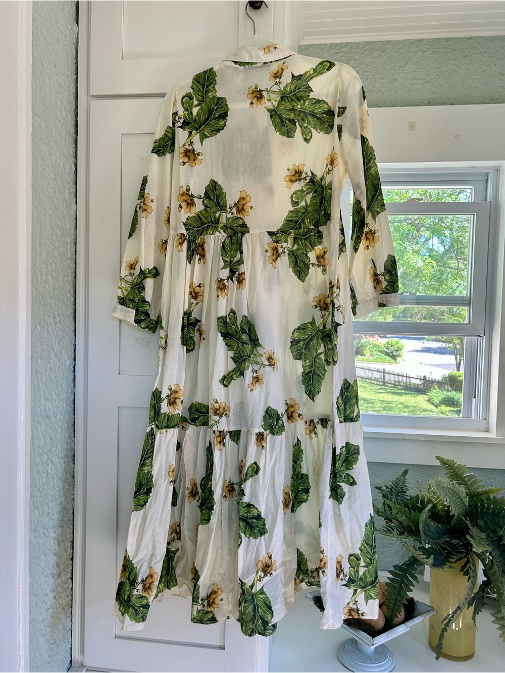 Zara limited edition maxi dress w/ cream & palm print. Size USA Small - Picture 2 of 8